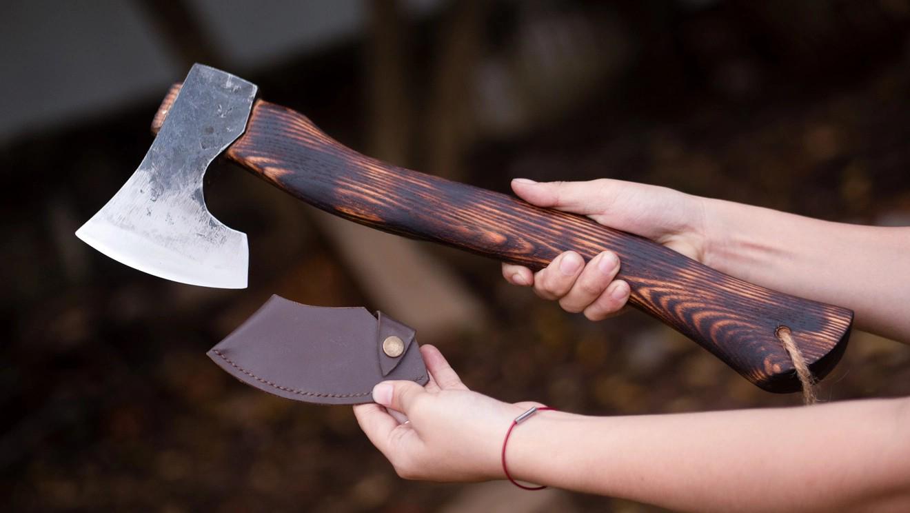 Handmade Bushcraft Axe – Carbon Steel Camping Hatchet with Ash Wood Handle & Leather Sheath